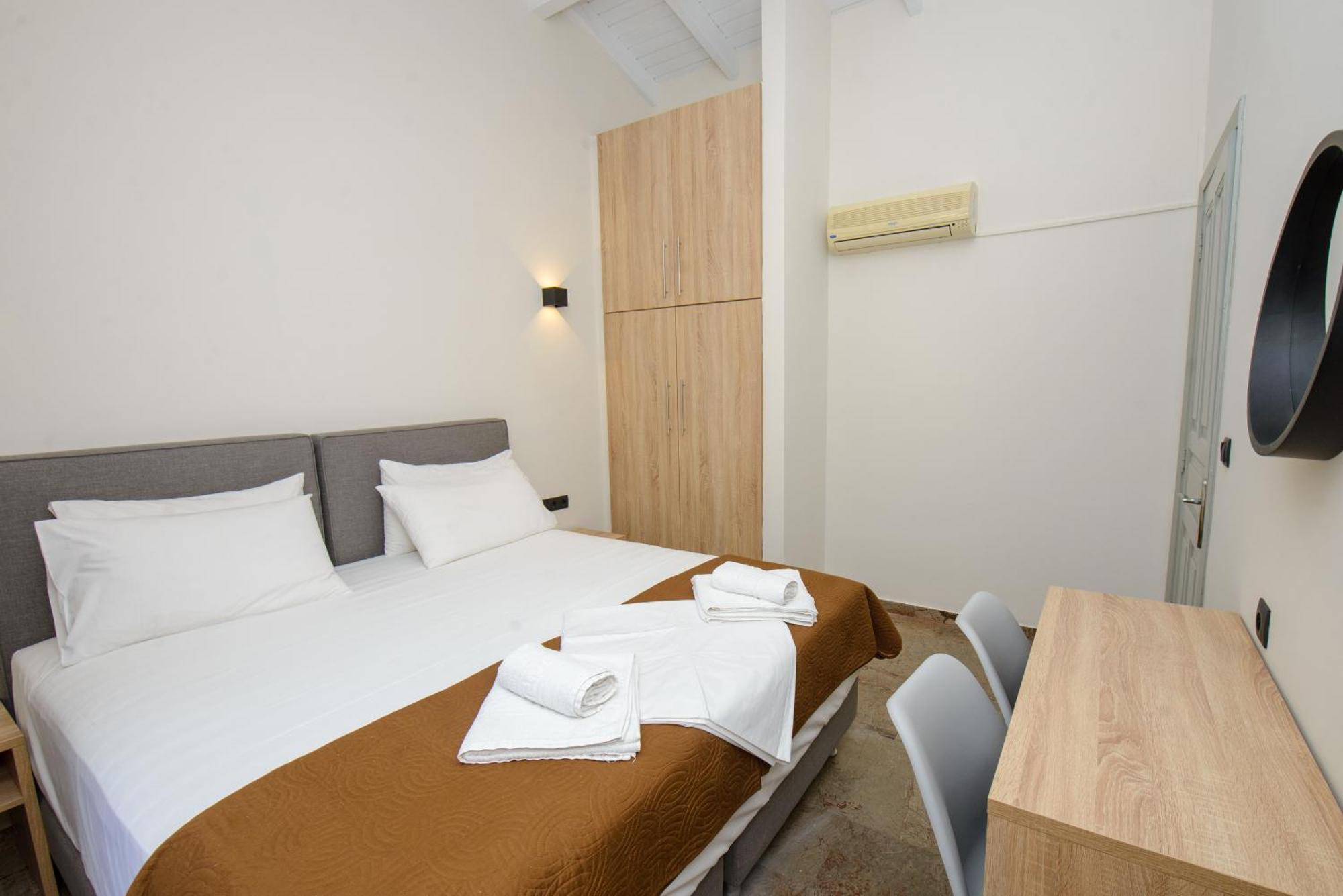 Saint Spiridon Hotel Kassiopi Exterior photo