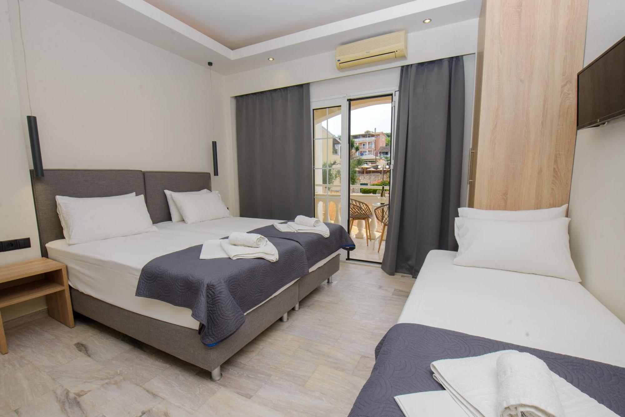Saint Spiridon Hotel Kassiopi Exterior photo