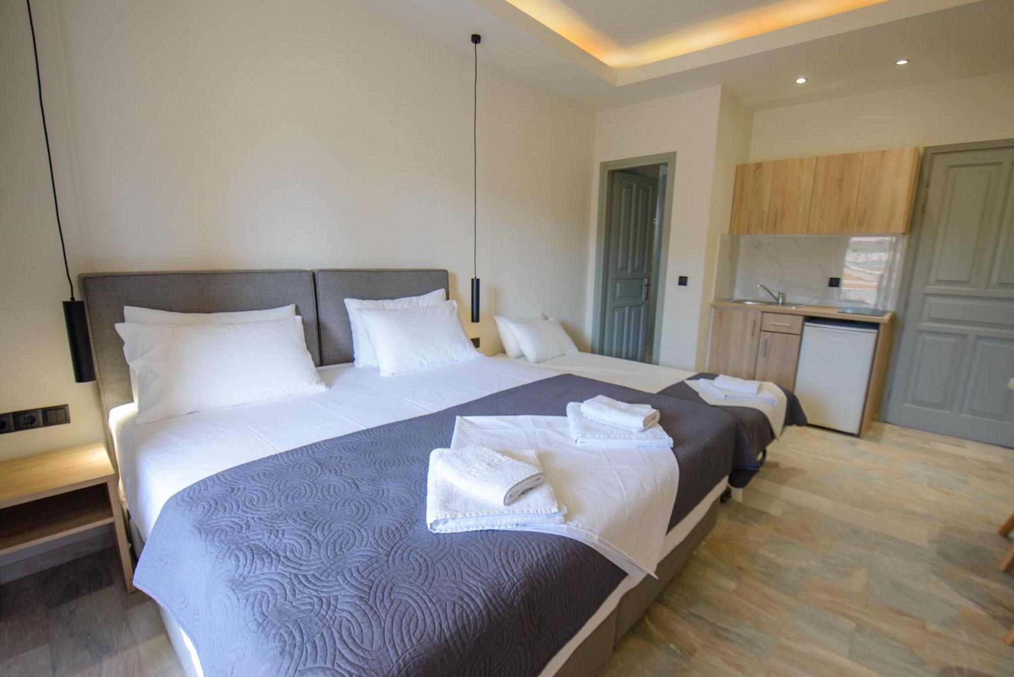 Saint Spiridon Hotel Kassiopi Exterior photo