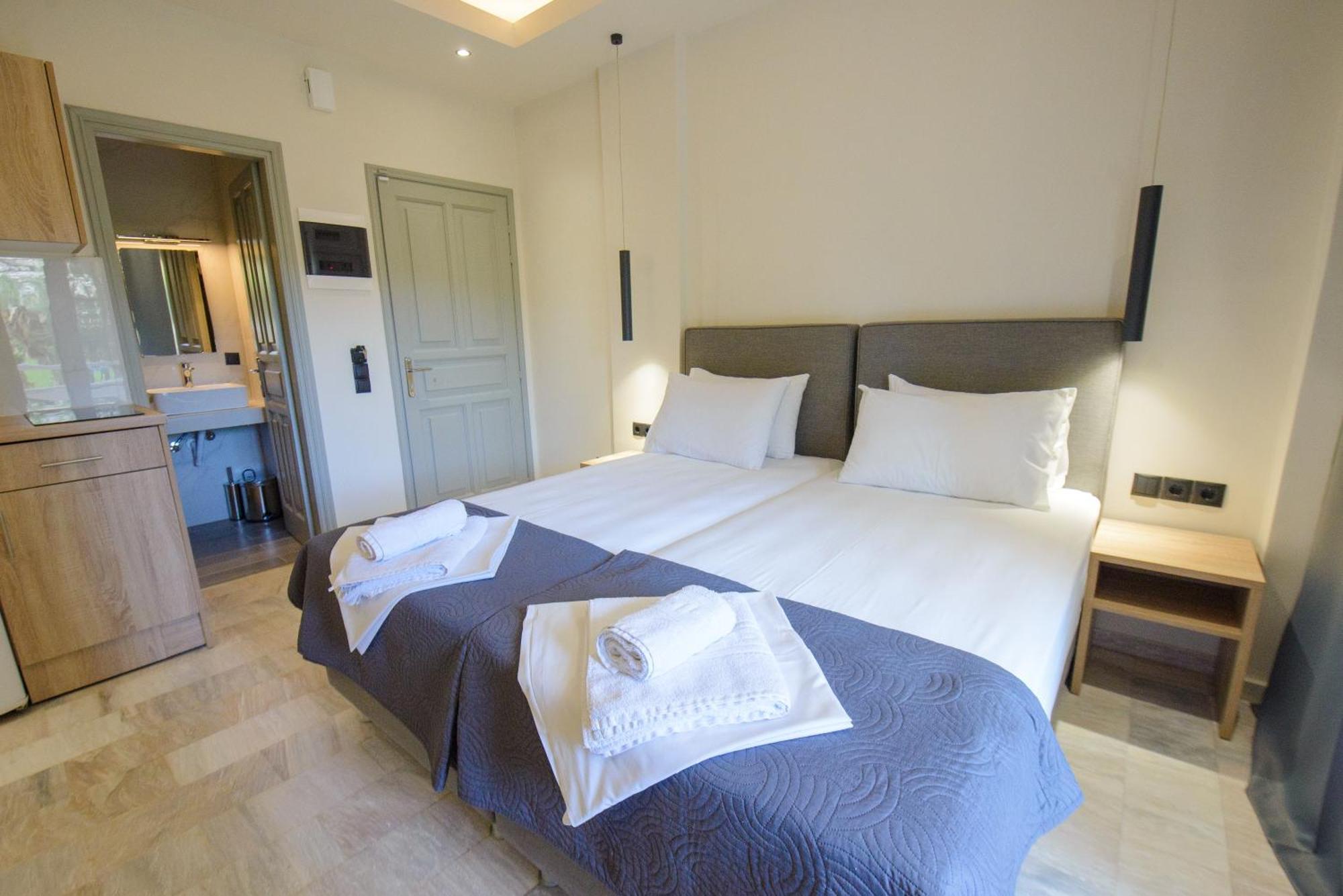 Saint Spiridon Hotel Kassiopi Exterior photo