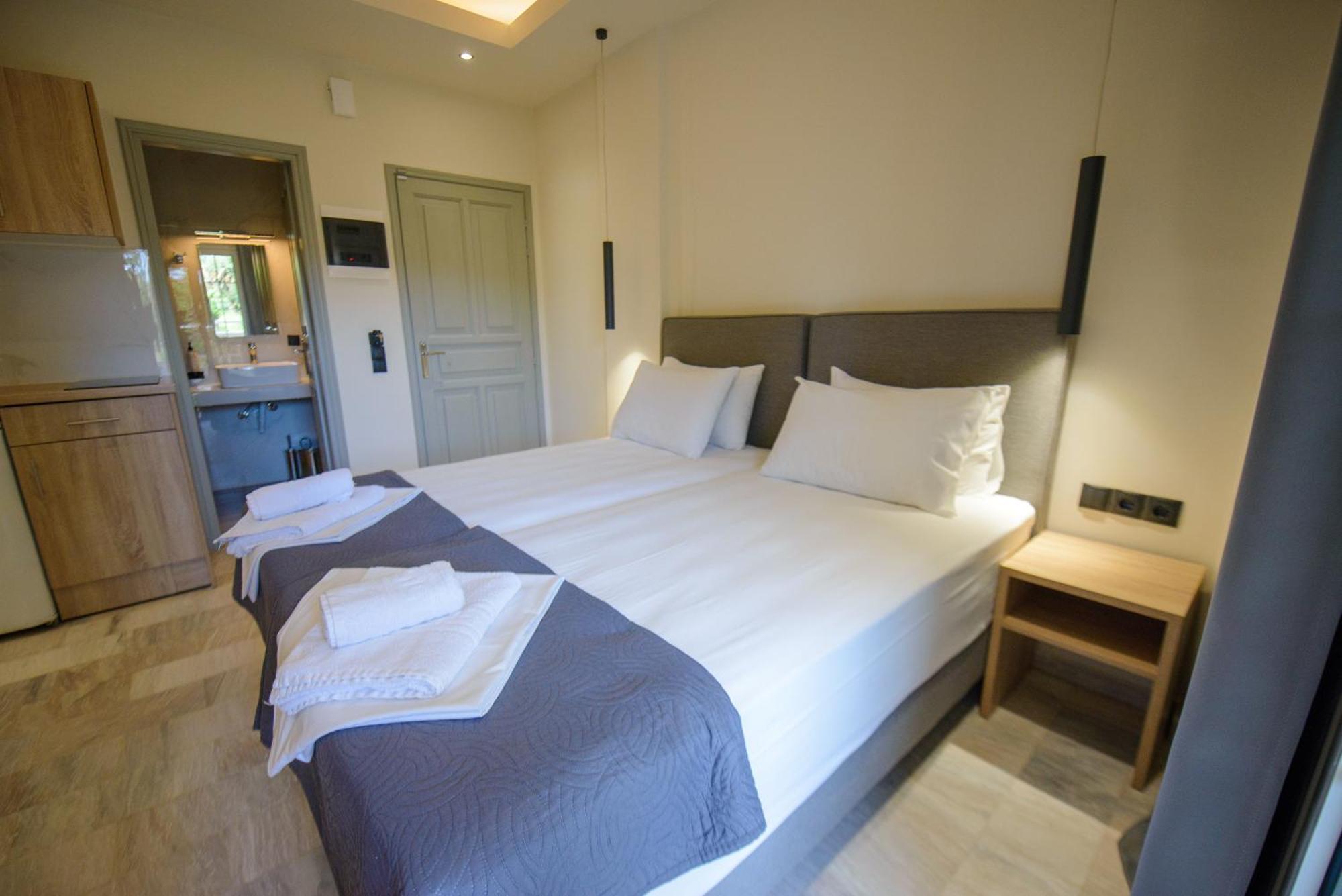 Saint Spiridon Hotel Kassiopi Exterior photo